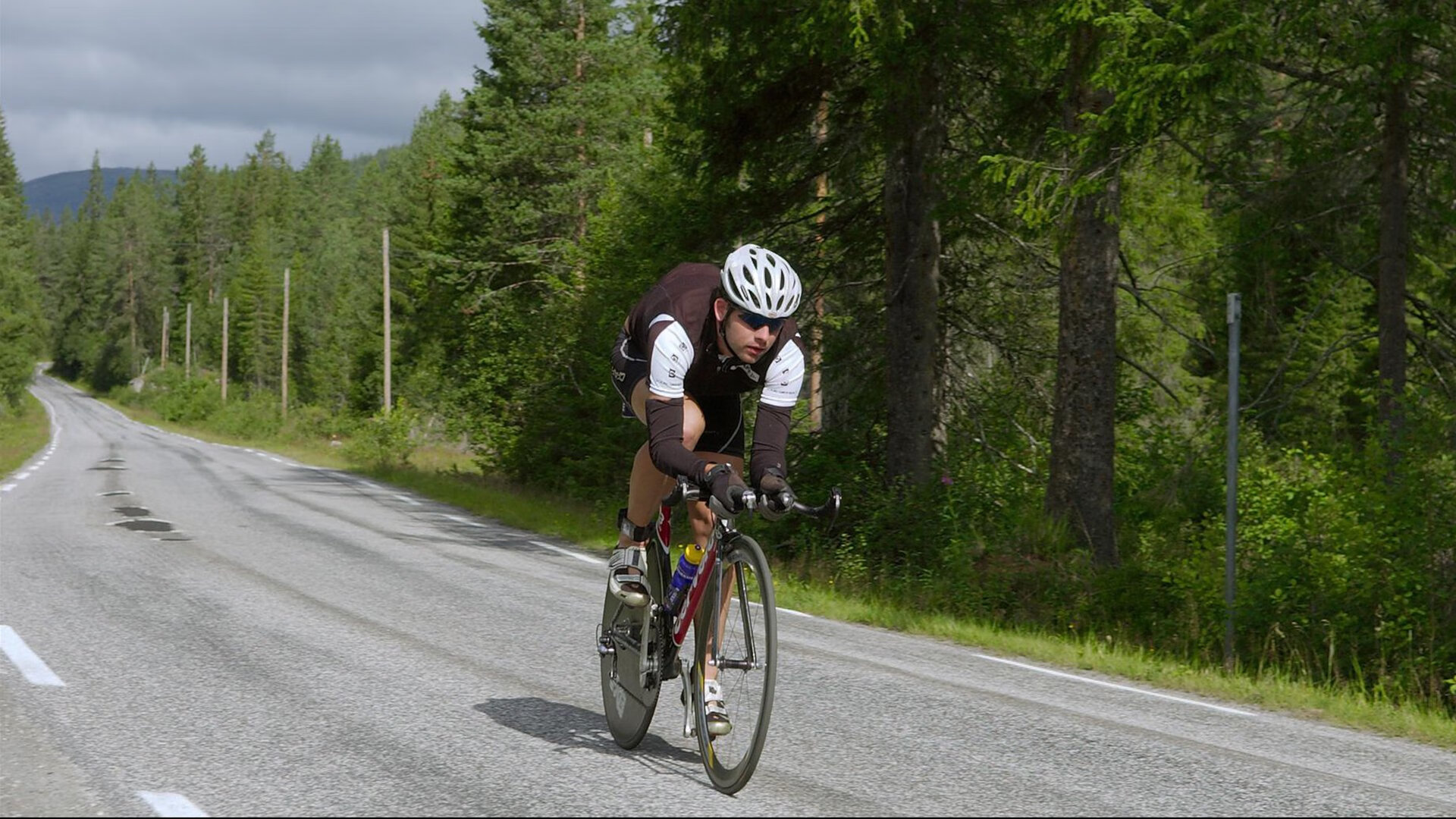 爱游戏在线-全国轮滑铁人赛，动感青春的速度狂欢，2021年轮滑公开比赛有哪几站